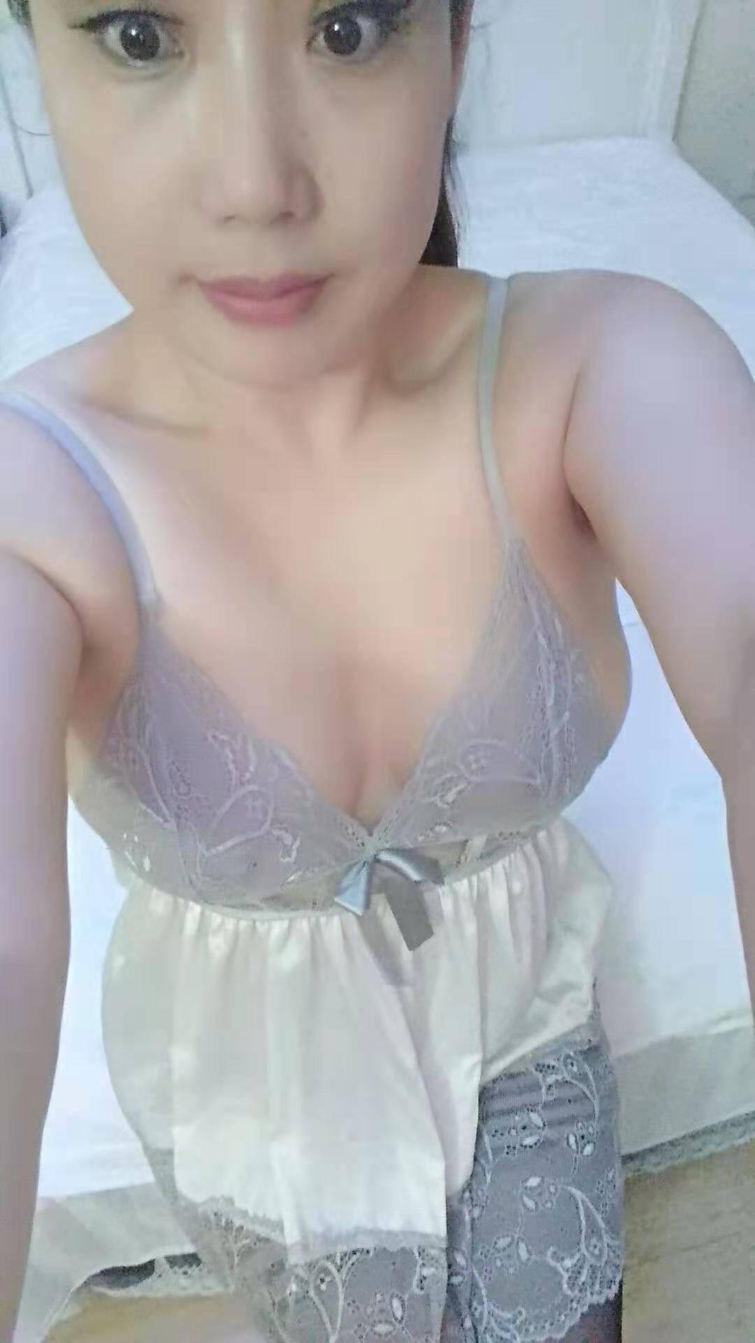 丰满型服务型轻熟女